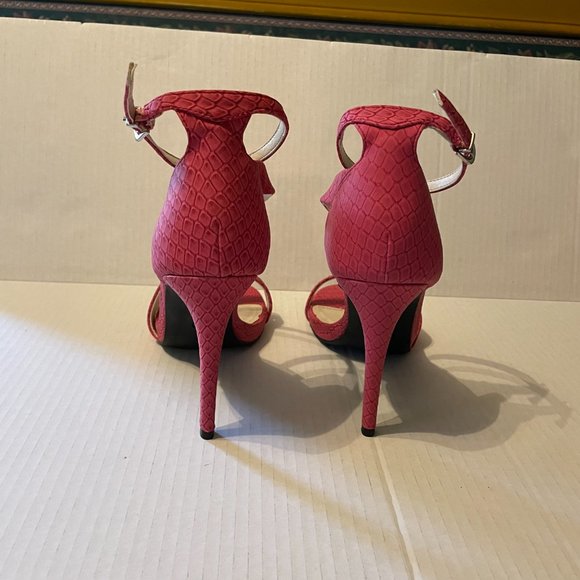 Diba Strap Sandal Fushia - Picture 3 of 7